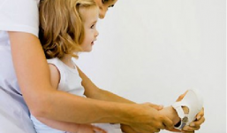 Hướng dẫn cách chọn giày dép cho bé phù hợp nhất