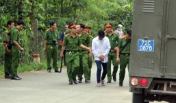 Kẻ sát hại vợ, con Trưởng ban Dân vận huyện lạnh lùng thực nghiệm hiện trường