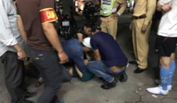 Bị dừng xe, 'ma men' đạp ngã cảnh sát hình sự ngay tại chốt 141