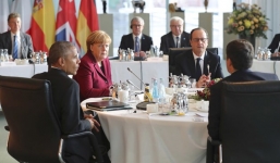 Mỹ - EU tiếp tục trừng phạt Nga