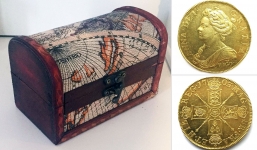 Phát hiện đồng xu giá 7 tỷ trong đống đồ chơi của con