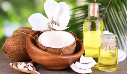 Làm đẹp da sau sinh với dầu dừa như thế nào?