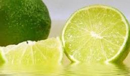 Mẹo làm trắng răng bằng chanh tươi