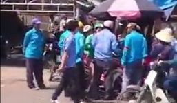Video nhóm xe ôm lại 'dằn mặt' tài xế GrapBike ở bến xe tại Sài Gòn?