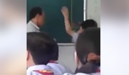 Thầy giáo tát bôm bốp vào mặt nam sinh lớp 7 gây tranh cãi