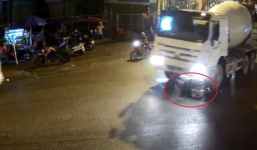 Video nam thanh niên bị xe bồn cuốn vào gầm thoát chết thần kỳ ở Sài Gòn