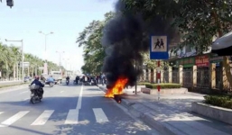 Video nam thanh niên châm lửa đốt xe khi bị CSGT xử phạt gây phẫn nộ