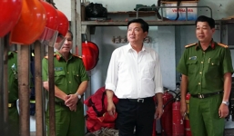 Bí thư Thăng: Phải có trực thăng chữa cháy, không đủ tiền mua thì thuê