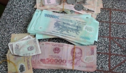 Khống chế thanh niên cầm dao xông vào bưu điện cướp tiền giữa ban ngày