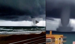 Vòi rồng khổng lồ tấn công làm náo loạn khu dân cư