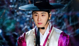 Mỹ nam 'Mặt trăng ôm mặt trời' Jung Il Woo bị phình mạch não nguy hiểm