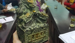 Đưa hiện vật giống ấn tín về bảo tàng chờ thẩm định