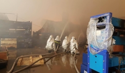 Hiện trường vụ cháy xưởng gỗ ở Khu công nghiệp Ngọc Hồi