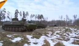 Video: Xem tình báo Nga tập trận dưới băng tuyết lạnh giá