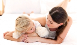 Những câu nói bố mẹ không nên nói trước mặt con