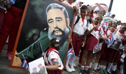 Hàng vạn người Cuba tiễn biệt lãnh tụ Fidel Castro về nơi an nghỉ cuối cùng
