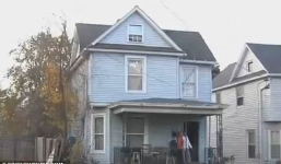 Phát hiện thi thể cháu đã mất tích trước đó 2 năm ngay trong nhà