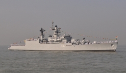 Lật chiến hạm Ấn Độ, 2 thủy thủ thiệt mạng