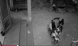 Clip trộm liều lĩnh vào sân nhà lấy xe Exciter