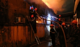 Cháy lớn thiêu rụi trên 1.000m2 nhà xưởng trong KCN La Phù