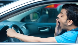 Lái xe khi buồn ngủ - mối nguy hiểm được báo trước