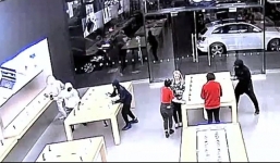 Cửa hàng Apple bị cướp trong vòng 12 giây