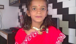 Hơn 1.000 con kiến 'làm tổ' trong tai bé gái 