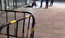 Vợ nhảy từ tầng 28 tự tử, chồng chỉ lo cứu bồ nhí