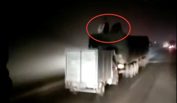 Clip trộm hàng trên xe tải giữa cao tốc như Fast and Furious