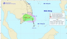 Áp thấp nhiệt đới giật cấp 8 áp sát bờ biển Ninh Thuận- Bà Rịa Vũng Tàu