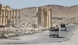 IS hùng hổ tấn công, tái chiếm thành phố cổ Palmyra