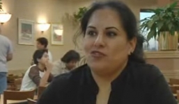 Nữ hầu bàn được thừa kế 50.000 USD và ô tô từ khách hàng khó tính