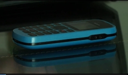 Singapore khai tử mạng 2G, buộc người dân mua smartphone