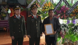 Thăng quân hàm cho 3 cảnh sát hy sinh trong vụ nổ ở Đắk Lắk