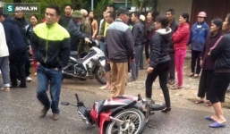 Bí thư xã bị xe buýt tông chết trước cổng nhà