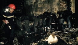 Đại lý vé số miền Tây cháy dữ dội, 4 người mắc kẹt kêu cứu