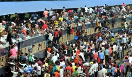 10 người chết mỗi ngày chỉ vì chen lấn lên tàu ở Mumbai