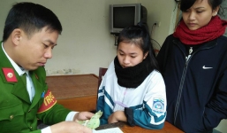 2 nữ sinh nhặt được 10 triệu trả lại người đánh mất