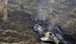 Máy bay quân sự Indonesia đâm vào núi, 13 người chết