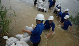 Ngày 18/12, mưa tăng trở lại từ Bình Định đến Ninh Thuận:Ngập lụt nghiêm trọng vẫn tiếp diễn