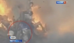 Video: Hai tay súng thoát chết khó tin trước tên lửa chống tăng Nga