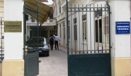 Cách chức cán bộ Sở Ngoại vụ hành hung tiến sĩ 76 tuổi