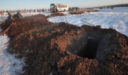 Uống 'thuốc nước có cồn', 26 người thiệt mạng