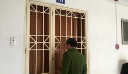 Hà Nội: Mẹ nhốt con gái trong nhà, không cho đi học