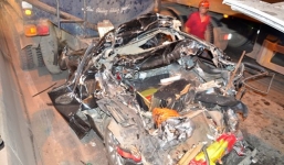 Tai nạn liên hoàn: Ô tô Camry bị xe container vò nát, tài xế tử vong