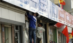 Kinh doanh ế ẩm, tuyến phố kiểu mẫu 'cởi bỏ đồng phục' xanh đỏ