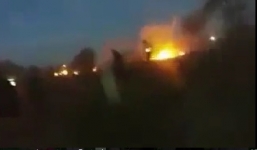 Máy bay Colombia rơi, bốc cháy dữ dội