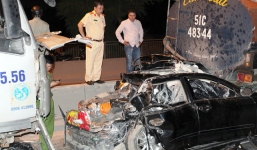 Xe Camry bẹp dúm, tài xế tử vong sau tai nạn liên hoàn