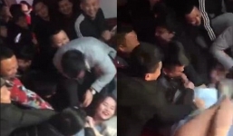 Video: Bức xúc cảnh phù dâu bị 7 nam thanh niên sàm sỡ 