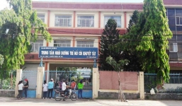 Kỷ luật Phó GĐ trung tâm trẻ mồ côi tuồn sữa hết hạn ra ngoài